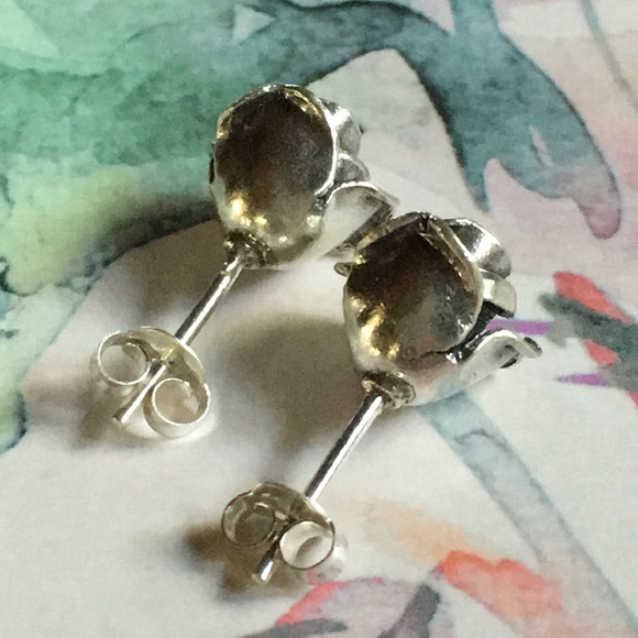 🎉HP🎉New! Sterling Silver Rose Stud Earrings - Picture 5 of 8